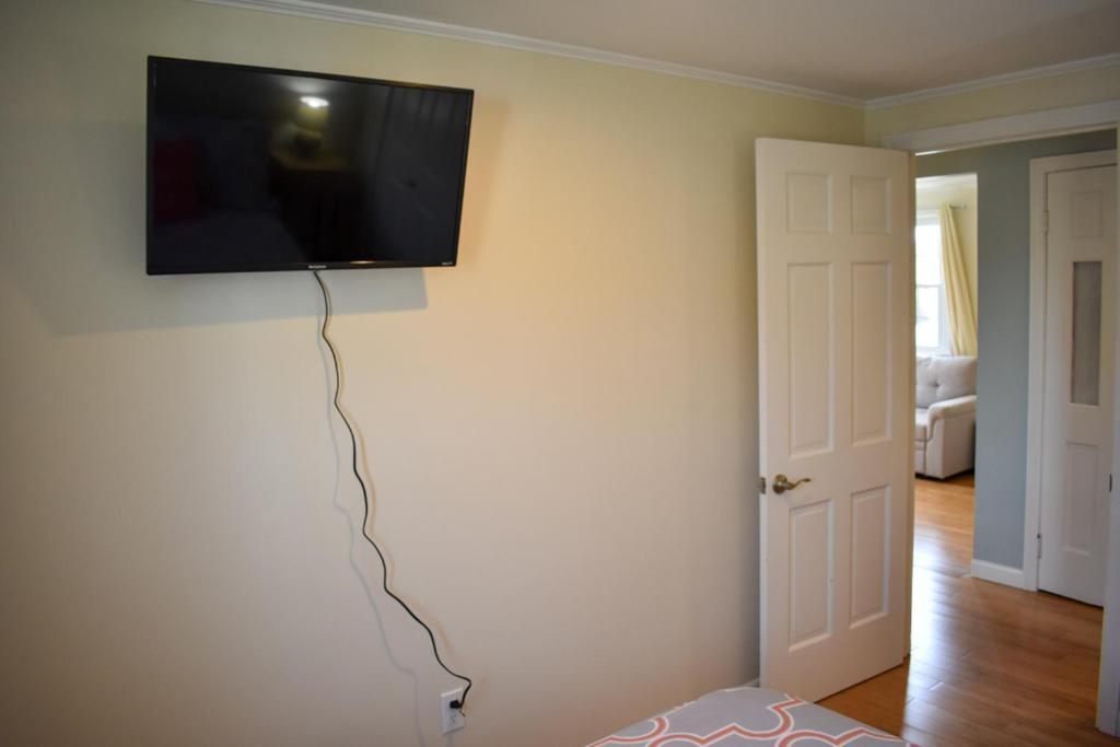 Seaside Serenity, Just A Block /0.1 Mile Away From The Beach Yarmouth Port Exterior foto