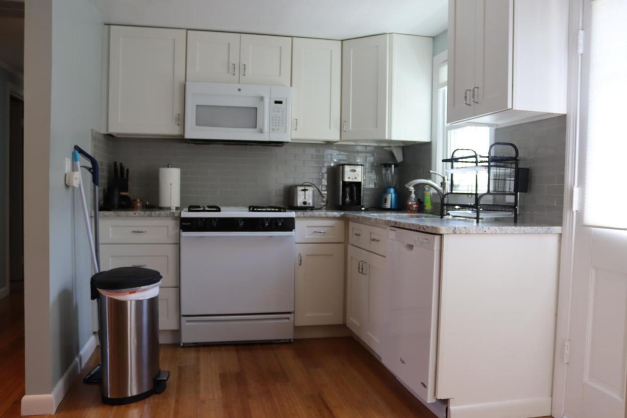 Seaside Serenity, Just A Block /0.1 Mile Away From The Beach Yarmouth Port Exterior foto